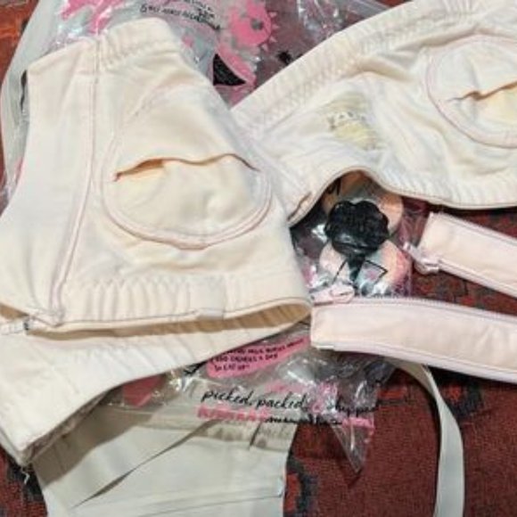 Simple wishes hands free pumping bra. Size: XS-large. - Picture 1 of 1